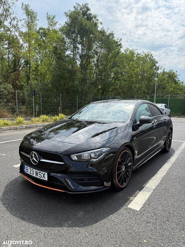 Culoarenegru Utilizat 2019 Mercedes CLA220 Berlinǎ | 29.499 EUR (Puțin scump) - Imagine 1/4