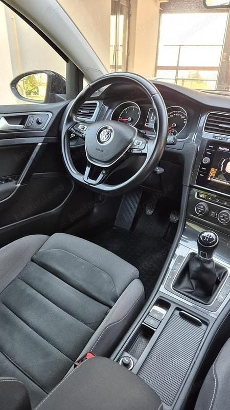 Second-hand VW Golf VII 116 CP (85 kW) 2019 Negru Break