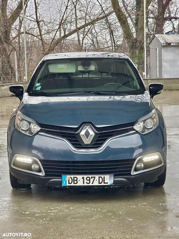 Second-hand Renault Captur Intens 90 CP (66 kW) 2014 Culoarealbastru SUV