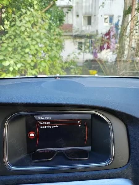 Utilizat 2014 Volvo V40 Break | 7.500 EUR (Preț OK) - Imagine 1/4