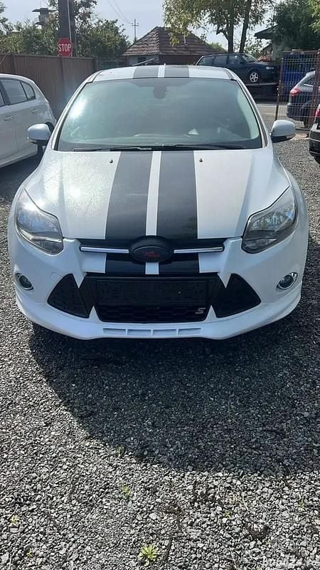 Second-hand 2013 Ford Focus ST Hatchback | 4.950 EUR (Super Preț) - Imagine 1/4
