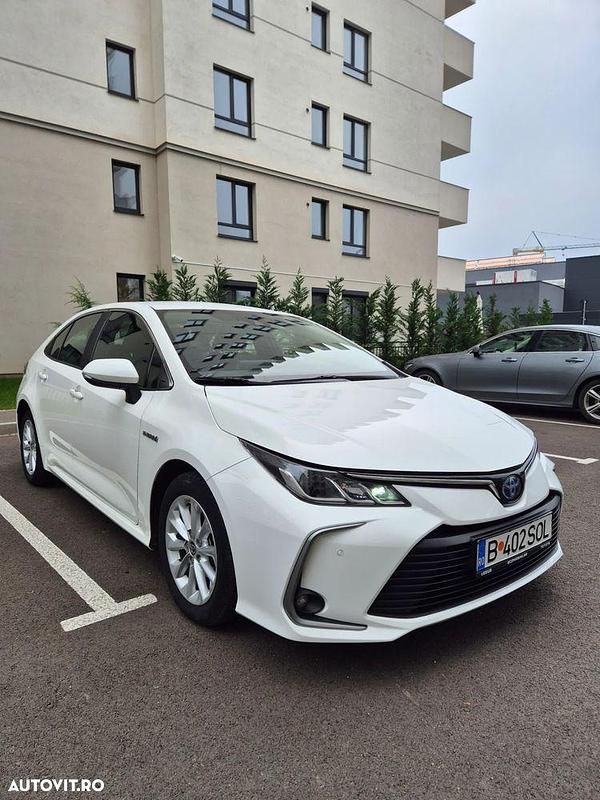 Culoarealb Utilizat 2021 Toyota Corolla Berlinǎ | 18.000 EUR (Preț OK) - Imagine 1/4