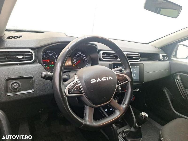 Second-hand Dacia Duster 115 CP (84 kW) 2022 Culoarealb SUV