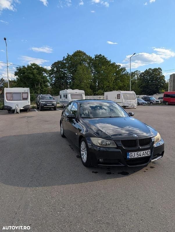 Culoarenegru Utilizat 2007 BMW 318 Berlinǎ | 3.750 EUR (Preț OK) - Imagine 1/4