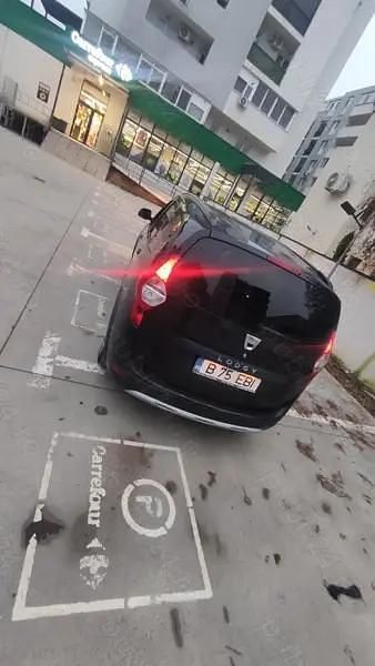 Negru Utilizat 2016 Dacia Lodgy Stepway Monovolum | 8.900 EUR (Puțin scump) - Imagine 1/4