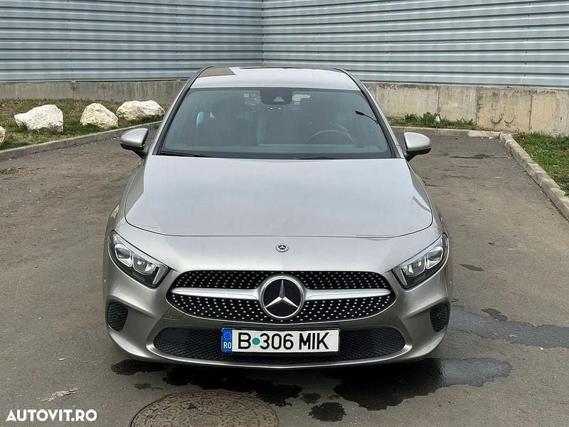 Culoaregri Utilizat 2019 Mercedes A180 Hatchback | 17.500 EUR (Preț bun) - Imagine 1/4