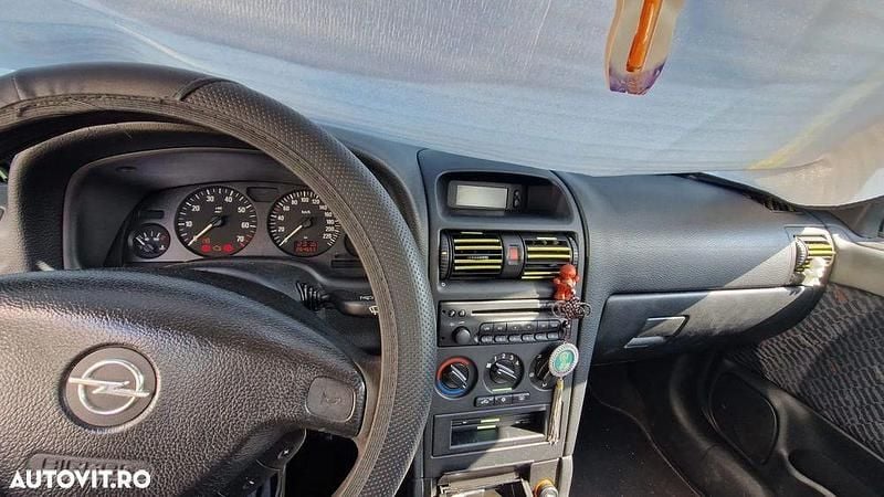 Culoareverde Utilizat 2002 Opel Astra Hatchback | 7.500 EUR - Imagine 1/4