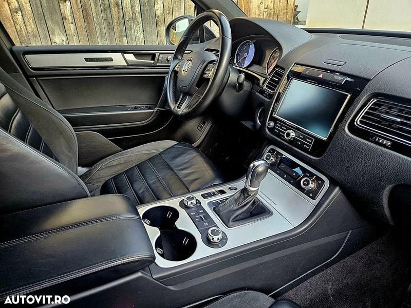 Second-hand VW Touareg 245 CP (180 kW) 2014 Culoarenegru SUV