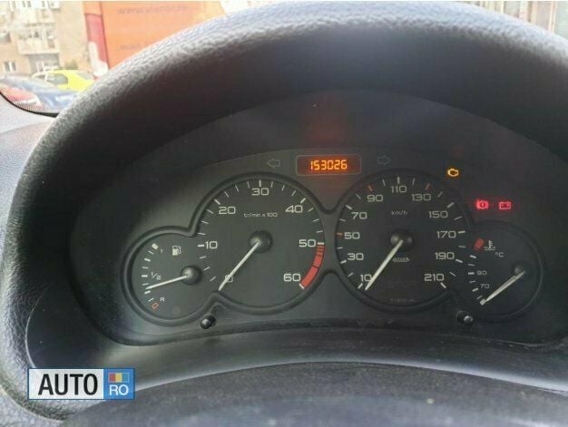 Second-hand Peugeot 206 68 CP (50 kW) 2003 Argintiu Hatchback