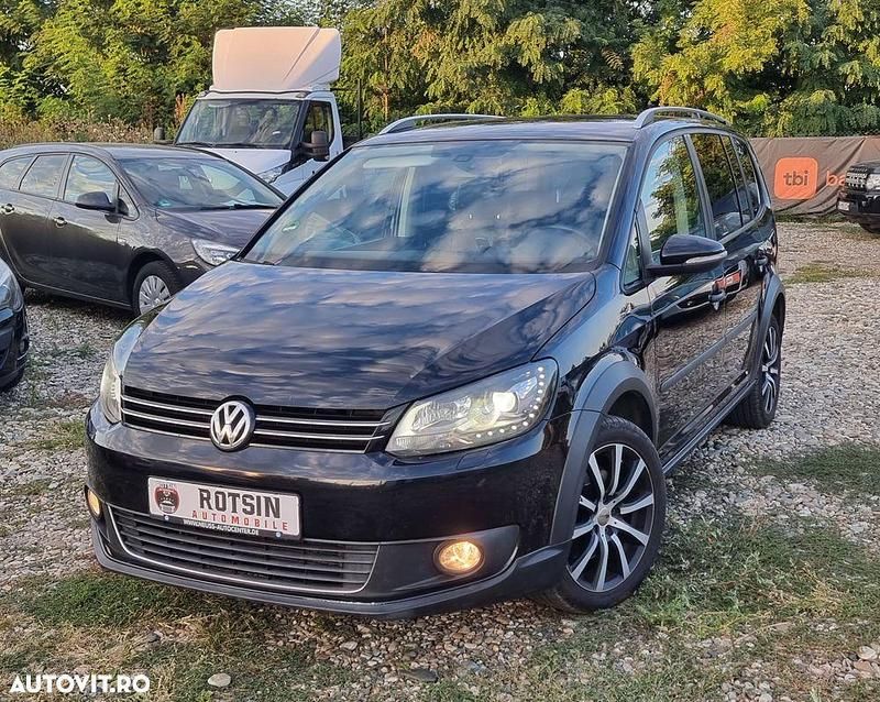 Culoarenegru Utilizat 2011 VW Touran Monovolum | 7.990 EUR (Preț OK) - Imagine 1/4