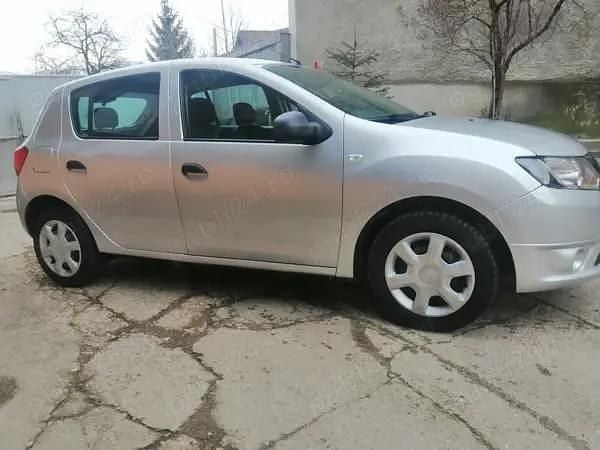 Second-hand Dacia Sandero 75 CP (55 kW) 2012 Argintiu Hatchback