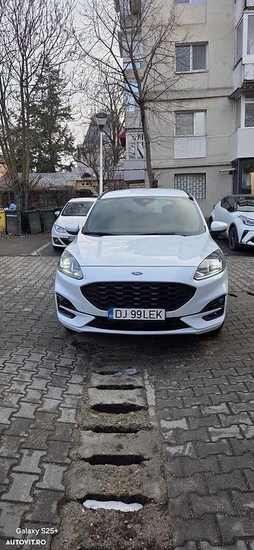 Second-hand Ford Kuga ST-Line 190 CP (139 kW) 2020 Culoarealb SUV