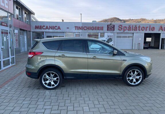 Second-hand Ford Kuga 163 CP (119 kW) 2014 Maro SUV