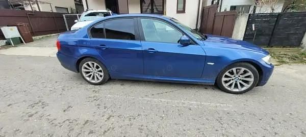 Second-hand BMW 318 143 CP (105 kW) 2011 Albastru Berlinǎ