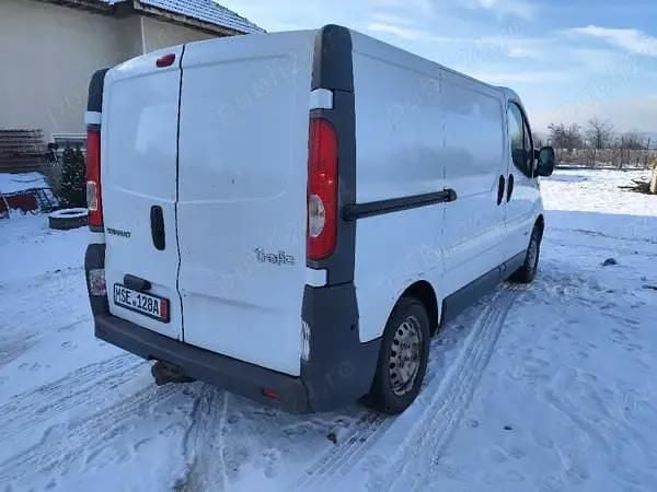 Second-hand Renault Trafic 115 CP (84 kW) 2008 Alb Monovolum