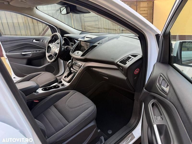 Second-hand Ford Kuga Individual 180 CP (132 kW) 2015 Culoarealb SUV