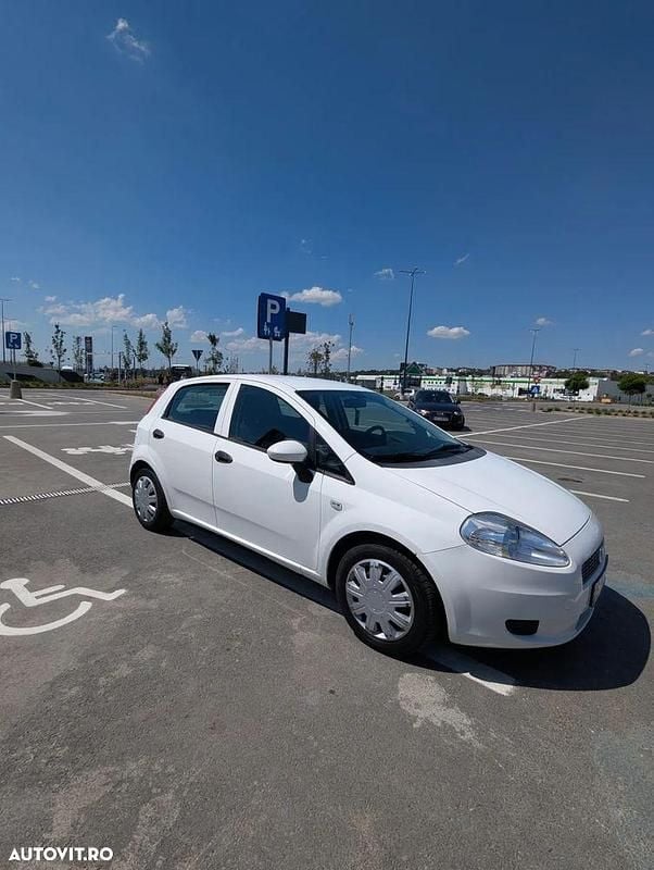 Culoarealb Utilizat 2008 Fiat Grande Punto Active Hatchback | 2.500 EUR - Imagine 1/4