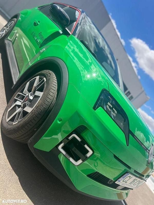 Verde Nouă 2025 Renault R5 Techno Hatchback | 29.900 EUR - Imagine 1/4
