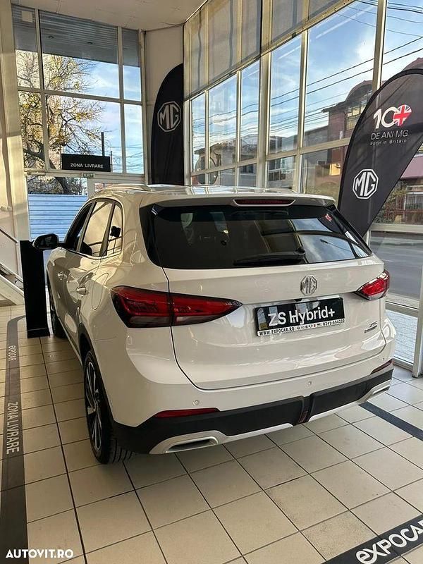Nouă MG ZS Luxury 197 CP (144 kW) 2025 Culoarealb SUV