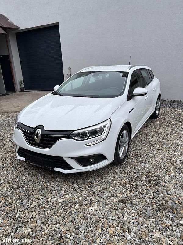 Culoarealb Utilizat 2017 Renault Mégane GrandTour Break | 8.990 EUR (Preț OK) - Imagine 1/4