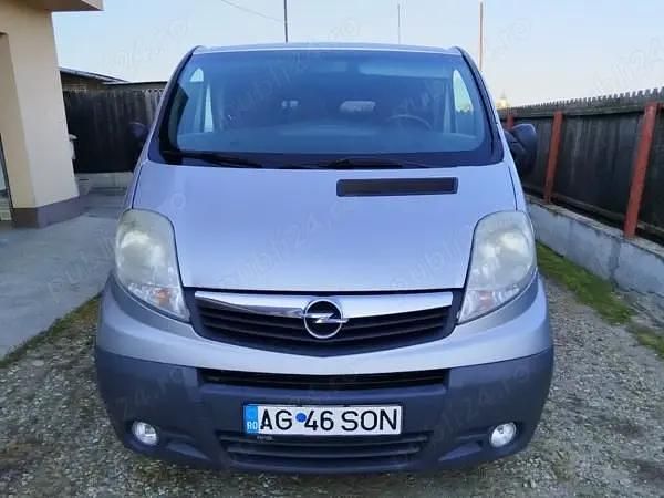 Second-hand Opel Vivaro 135 CP (99 kW) 2015 Gri Monovolum