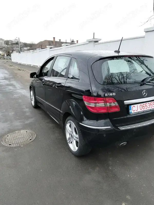 Utilizat 2010 Mercedes 190 Berlinǎ | 6.500 EUR - Imagine 1/4