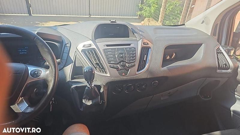Second-hand Ford Transit Custom 130 CP (95 kW) 2017 Culoarealb Monovolum