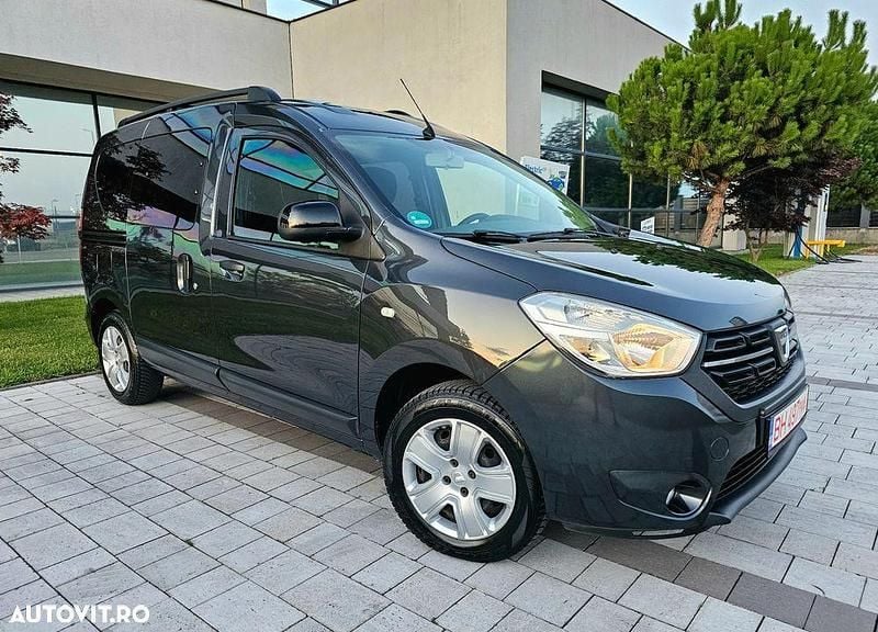 Gri Utilizat 2019 Dacia Dokker Celebration Van | 7.350 EUR (Preț OK) - Imagine 1/4
