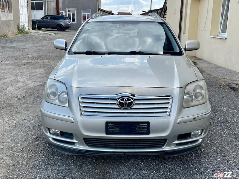 Utilizat 2005 Toyota Avensis Break | 1.500 EUR (Super Preț) - Imagine 1/4