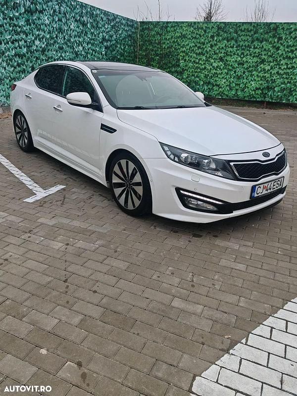 Second-hand Kia Optima Edition 7 136 CP (100 kW) 2012 Culoarealb Berlinǎ