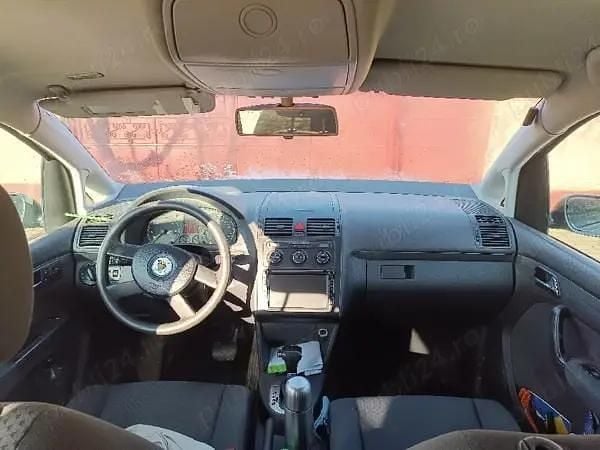 Second-hand VW Touran 105 CP (77 kW) 2005 Monovolum