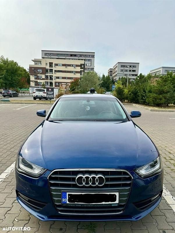 Culoarealbastru Utilizat 2013 Audi A4 Berlinǎ | 9.200 EUR (Preț OK) - Imagine 1/4