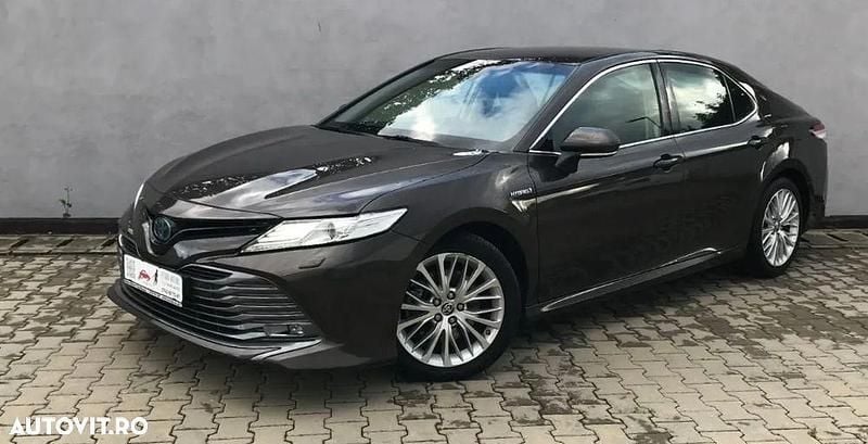 Culoaremaro Utilizat 2020 Toyota Camry Berlinǎ | 23.958 EUR (Preț bun) - Imagine 1/4