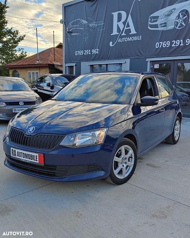 Culoarealbastru Utilizat 2015 Skoda Fabia Ambition | 4.980 EUR (Preț bun) - Imagine 1/4