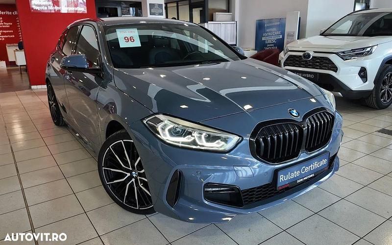 Gri Utilizat 2023 BMW 118 M Sport Hatchback | 27.352 EUR (Scump) - Imagine 1/4