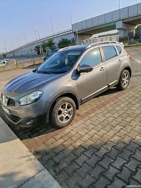 Gri Utilizat 2013 Nissan Qashqai SUV | 9.050 EUR (Puțin scump) - Imagine 1/4