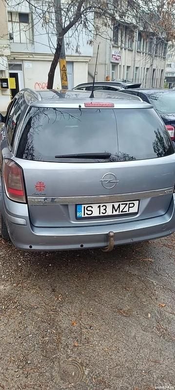 Second-hand Opel Astra 75 CP (55 kW) 2011 Hatchback