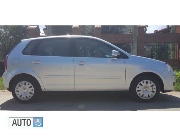 Argintiu Utilizat 2008 VW Polo Hatchback | 3.950 EUR - Imagine 1/4