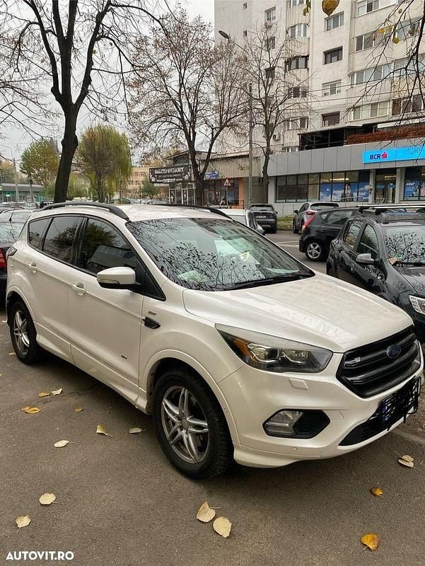 Second-hand Ford Kuga ST-Line 180 CP (132 kW) 2016 Culoarealb SUV