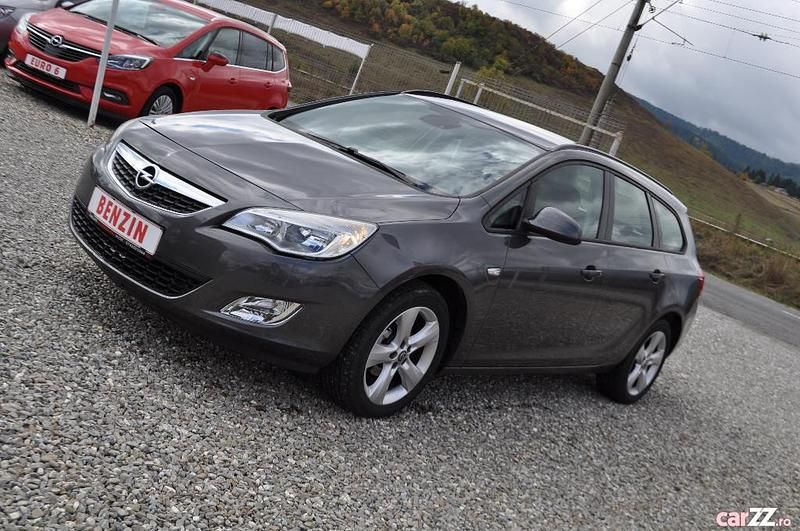 Gri Utilizat 2011 Opel Astra Berlinǎ | 4.999 EUR (Puțin scump) - Imagine 1/4