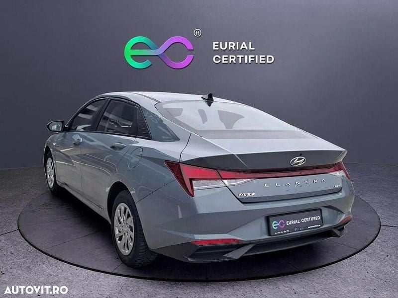 Second-hand Hyundai Elantra Comfort 123 CP (90 kW) 2021 Culoaregri Berlinǎ