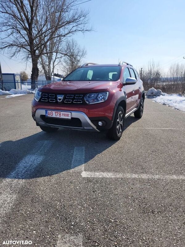 Rosu Utilizat 2020 Dacia Duster SUV | 11.000 EUR (Preț bun) - Imagine 1/4