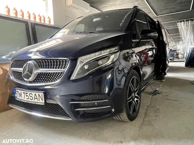 Culoarealbastru Utilizat 2022 Mercedes V300 Exclusive Monovolum | 78.000 EUR (Preț OK) - Imagine 1/4