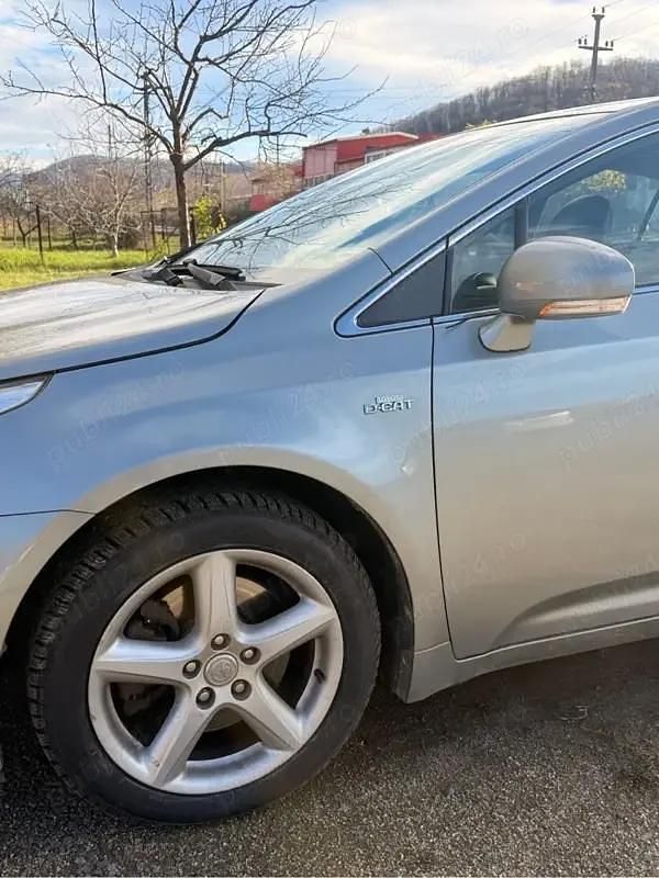 Second-hand Toyota Avensis 177 CP (130 kW) 2009 Berlinǎ
