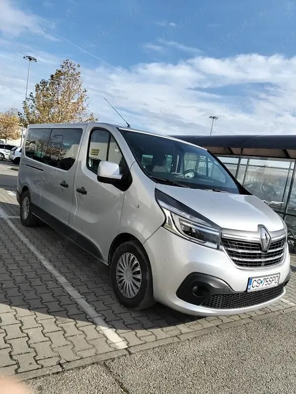 Gri Utilizat 2020 Renault Trafic Van | 10.000 EUR (Super Preț) - Imagine 1/2