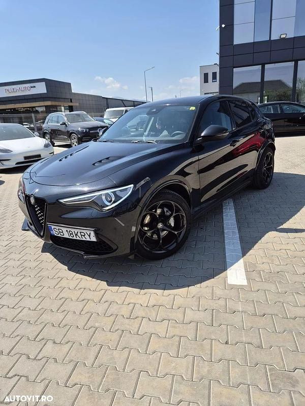 Culoarenegru Utilizat 2019 Alfa Romeo Stelvio SUV | 26.500 EUR (Puțin scump) - Imagine 1/4