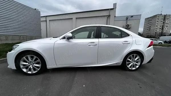 Alb Utilizat 2014 Lexus IS300h Berlinǎ | 16.800 EUR - Imagine 1/4