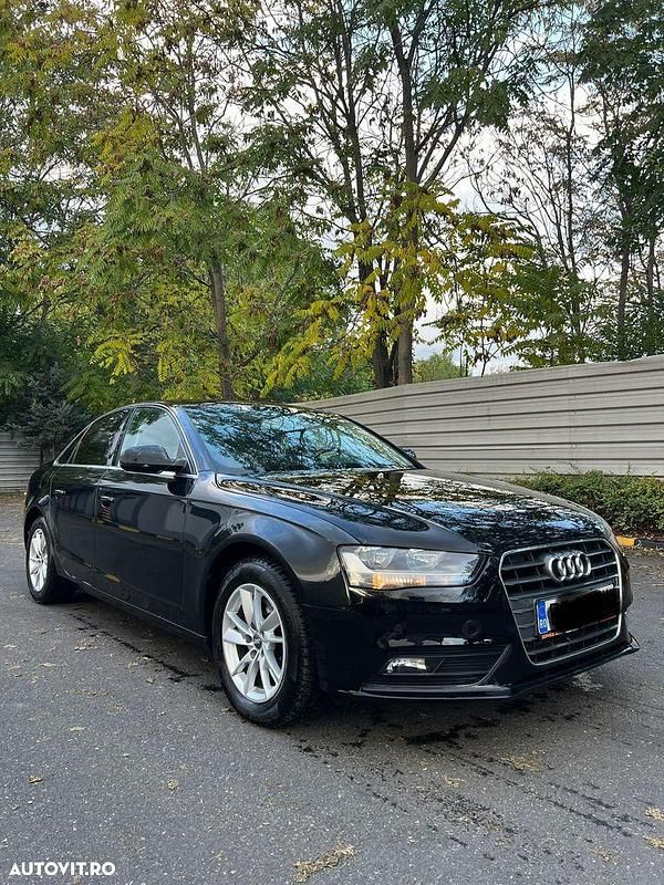 Culoarenegru Utilizat 2012 Audi A4 Break | 7.990 EUR (Preț OK) - Imagine 1/4