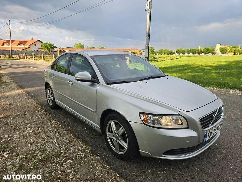 Culoareargint Second-hand 2010 Volvo S40 Summum Berlinǎ | 3.600 EUR (Preț OK) - Imagine 1/4