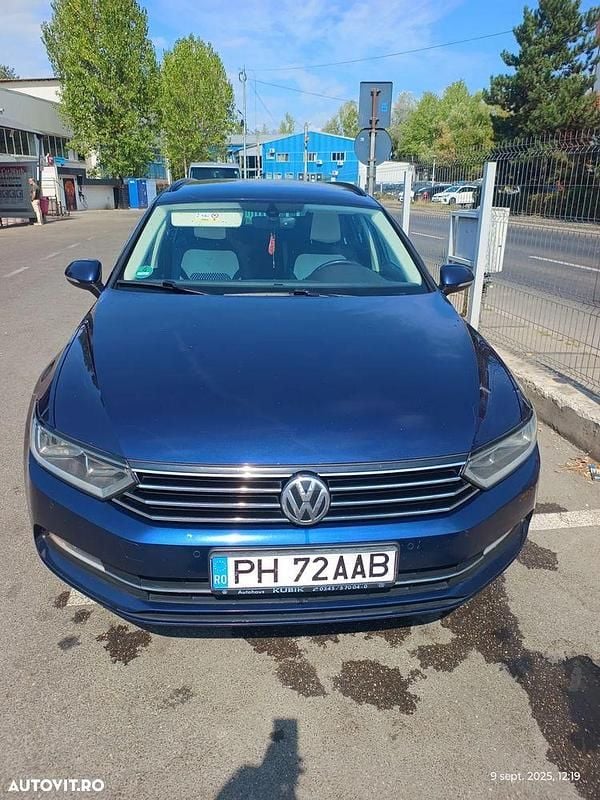 Culoarealbastru Utilizat 2018 VW Passat Highline Break | 9.500 EUR (Preț bun) - Imagine 1/4